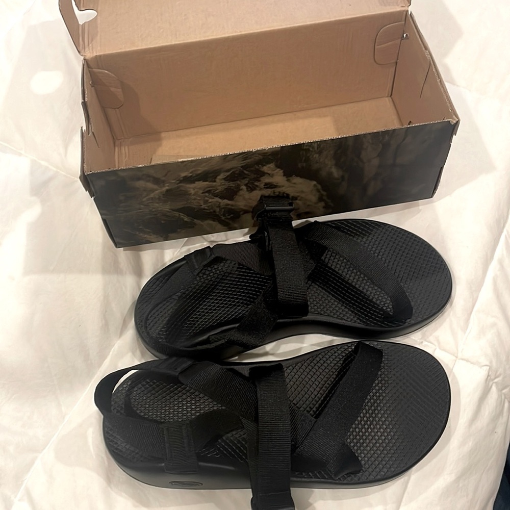 Men’s Chacos size 11, black